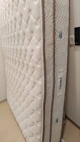 queen bed