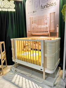 Funbies Delcia convertible Baby cot