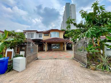 Semi-Detached House For Sale in Shah Alam,SGR