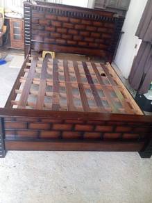 Queen Katil Kayu Cantik Terpakai