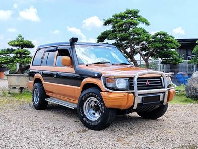 2001 Mitsubishi Pajero
