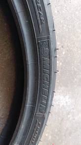 Tayar MICHELIN 60/90-17