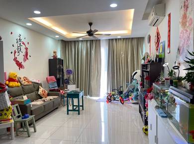 Condominium For Sale in The Clovers