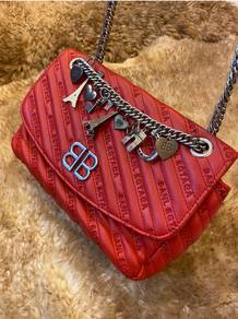 Red 2 way Handbag (can sling and shoulder)