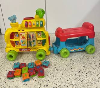 VTech - Kids Push & Ride Alphabet Train