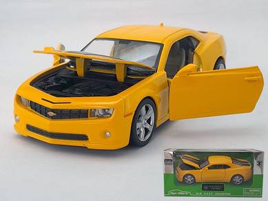 2011 Chevrolet Camaro (Bumble Bee) diecast car
