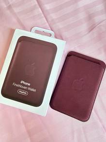iphone FineWoven Wallet Magsafe