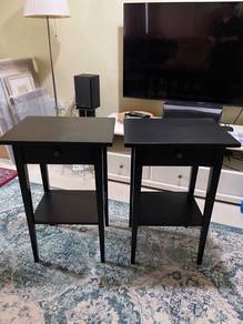 A pair of side table