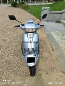 Suzuki V100