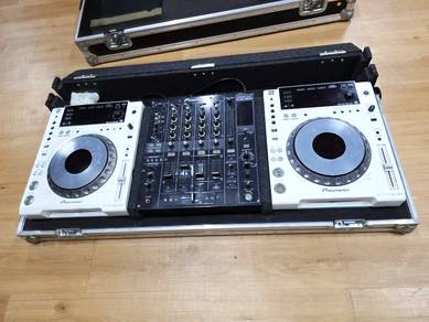 Pioneer DJM-800 DJ Mixer with Portable Hard Box