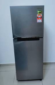 Peti ais 2 pintu