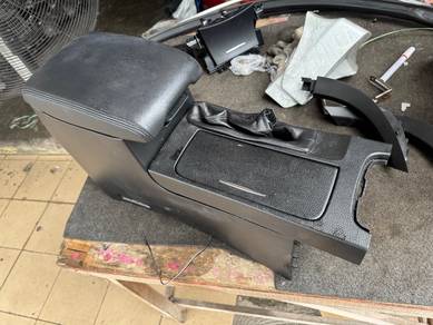 No 27-12-40 Suzuki Kizashi Console Box Japan