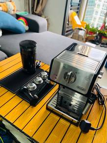 DeLonghi Espresso Machine with Grinder