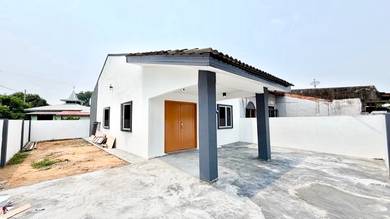 1-storey Terraced House For Sale in Bachang,MLK