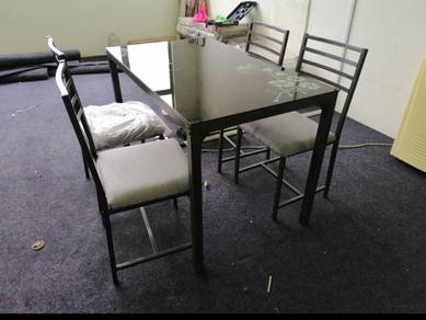 4seater meja makan sekali kerusi