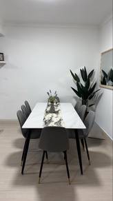 Dining Table with 8 chairs
