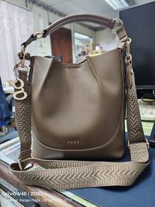 Tartie Bucket Bag by GUGU Closet