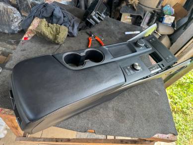 No 6-11-39 Lexus IS200t Ase30 2017 Console Box Jpn