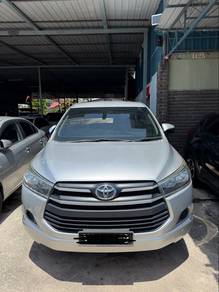 Toyota Innova E in Kepala Batas, PNG