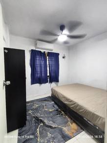 Room in Jelutong, PNG