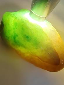 Giok Jadeite Jed Burma Kuning-Hijau Ais Tergilas
