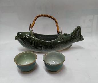 Vintage Green Ceramic Fish Teapot with 2 cups
