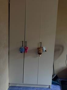 Almari 3 pintu