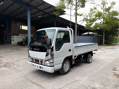 Unregistered Isuzu NHR69
