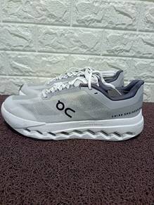 Uk9.5 On Running Cloudsurfer Next
