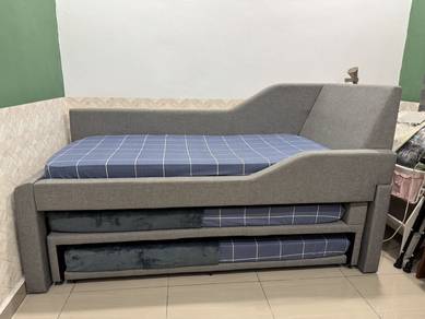 3 tier bed comes with 3 mattress