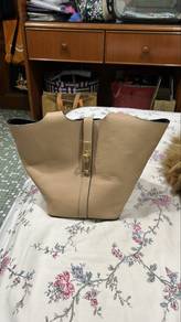Full Grain Leather Handbag