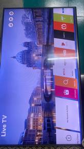 LG 65inchi smart tv for sell only 680rm fixed