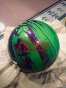 Brunswick Fearless Bowling Ball