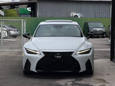 Lexus IS 300 F SPORT MODE BLACK in Petaling Jaya, SGR