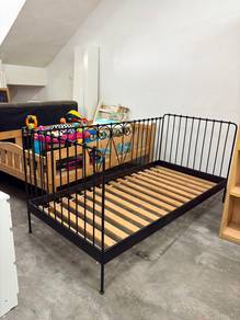 day bed. single as is