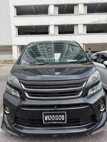 Toyota Vellfire Z in Kota Damansara, SGR