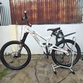 Downhill mountain bike 🚲 bicycle