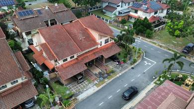Semi-Detached House For Sale in Glenmarie,SGR