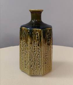Pottery vase