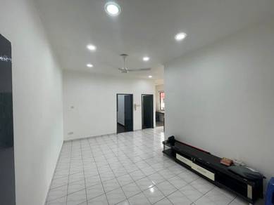 Apartment For Sale in Beverly Hills 1