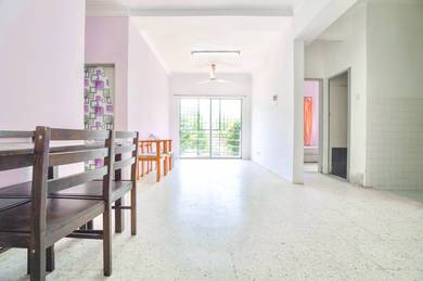 Apartment For Sale in Kenari Court