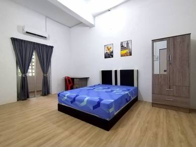 Room in Lunas, KDH