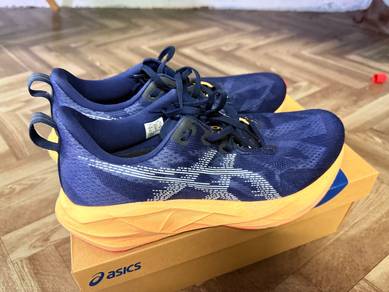 asics novablast 5 midnight/orange glow