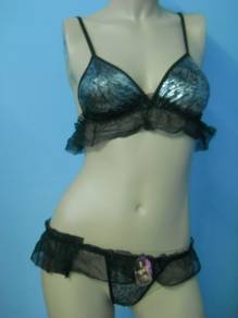 L718 Black Sexy Bikini Wanita Ruffle Trim Bra 2pcs