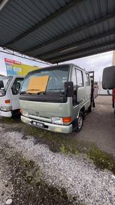 2010 Nissan D/Cab Lori 4X4  Kargo 7 Kaki 2.4 (M)