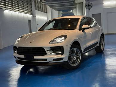 Porsche Macan in Sungai Penchala, KUL