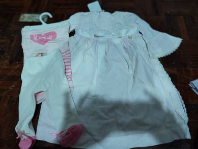 Baby girl's hair accessories and clothes