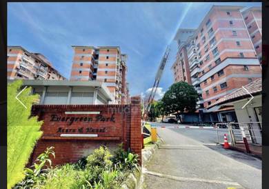 Condominium For Rent in Evergreen Park