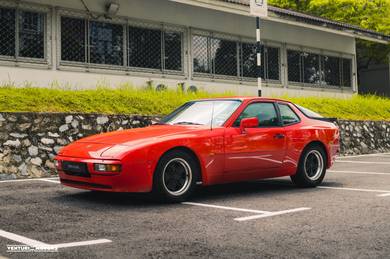 Porsche 944 in KL City, KUL