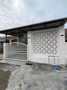 1-storey Terraced House For Sale in Telok Mas,MLK